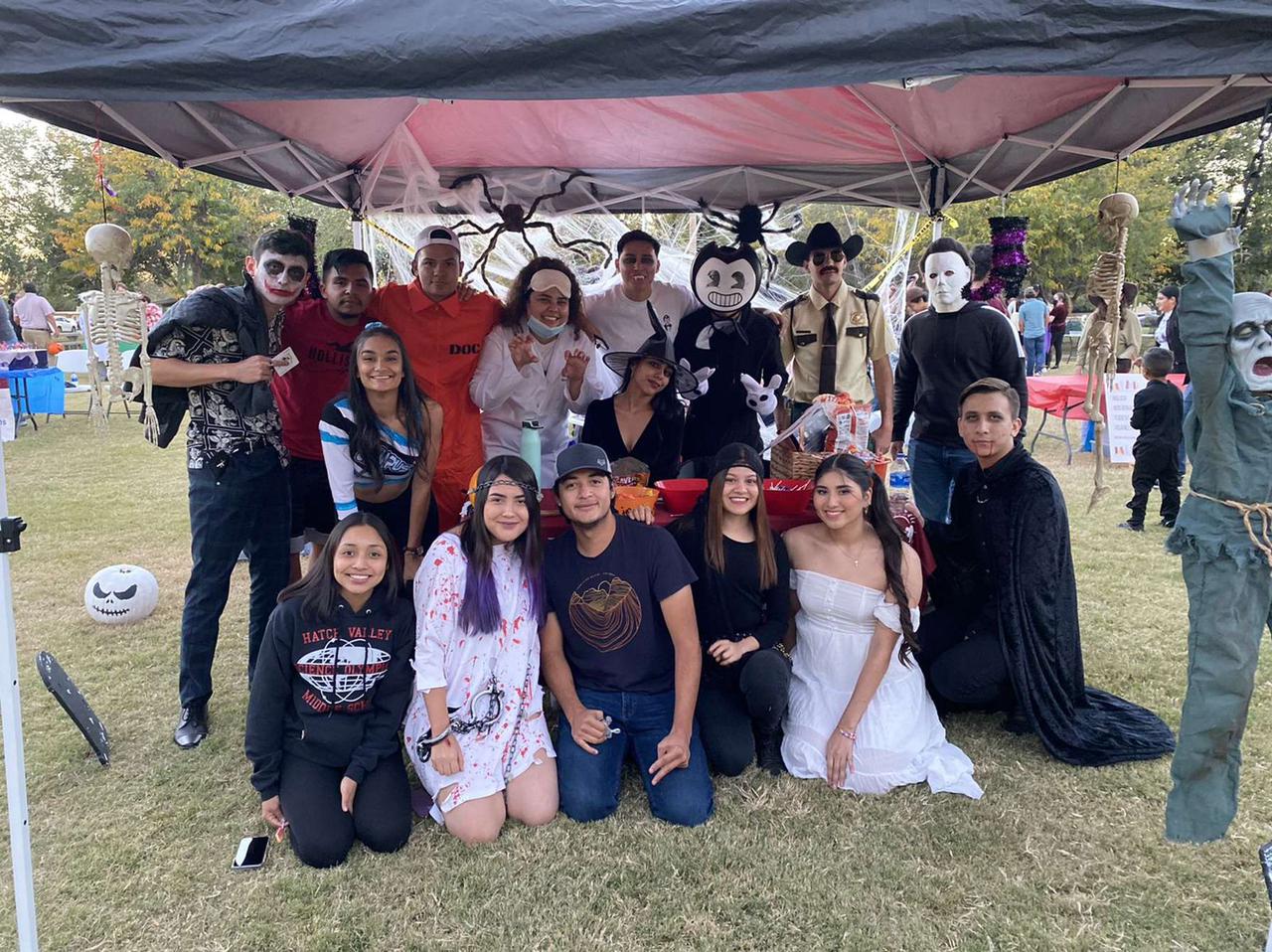Group Picture Halloween Howl 2021